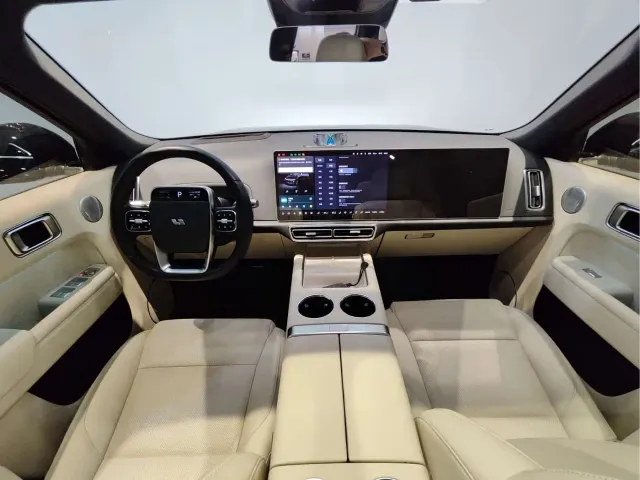 Li Auto L9 — Фото автомобиля 15
