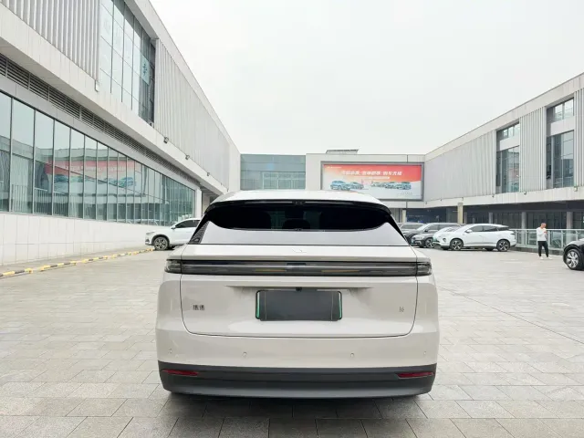 Li Auto i6 — Фото автомобиля 3