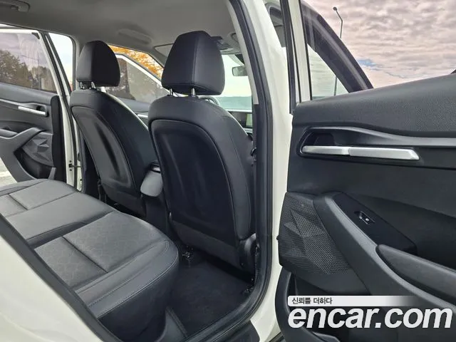 Kia Seltos New — Фото автомобиля 18
