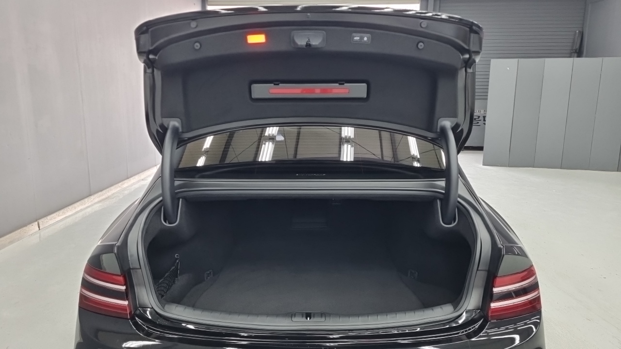 Genesis G80 Бензин 2.5 турбо AWD — Фото автомобиля 18