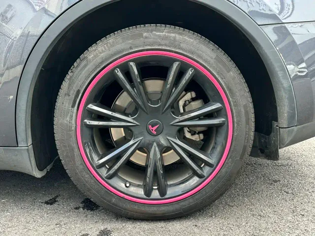 Tesla Model Y — Фото автомобиля 11