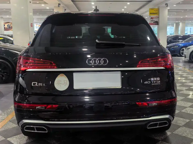 Audi Q5L — Фото автомобиля 5