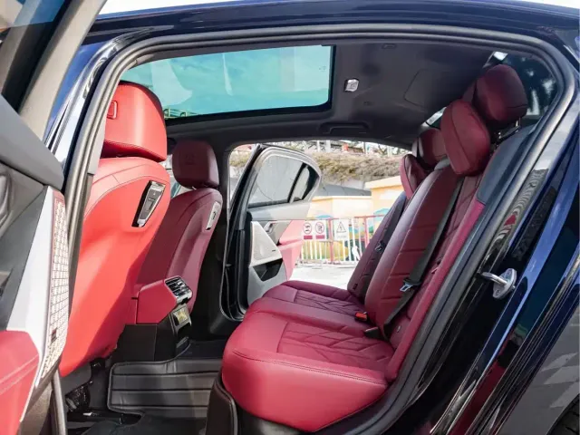 BMW 5 Series — Фото автомобиля 7