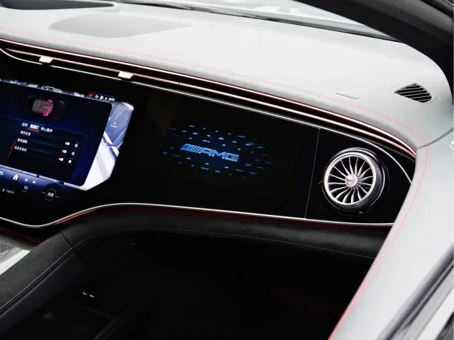 Mercedes-Benz EQE AMG — Фото автомобиля 18