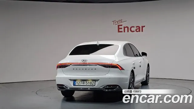 Hyundai Grandeur — Фото автомобиля 3