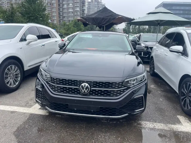 Volkswagen Passat — Фото автомобиля 2