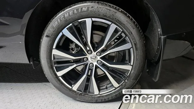 Вольво XC60 — Фото автомобиля 21