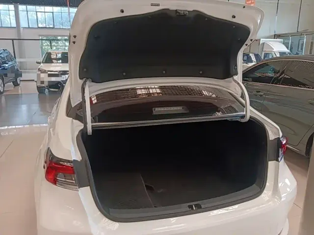 Toyota Corolla — Фото автомобиля 18