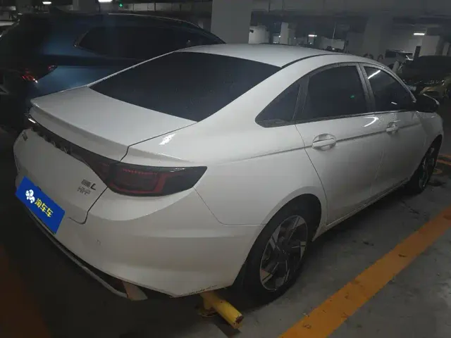 Geely Emgrand L — Фото автомобиля 3
