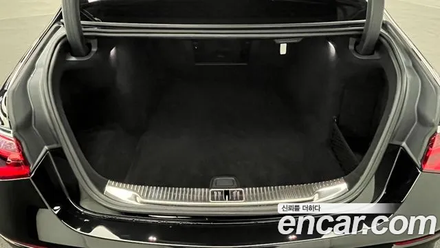 Mercedes-Benz S-Class — Фото автомобиля 18