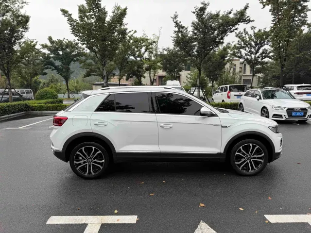 Volkswagen T-Roc — Фото автомобиля 12