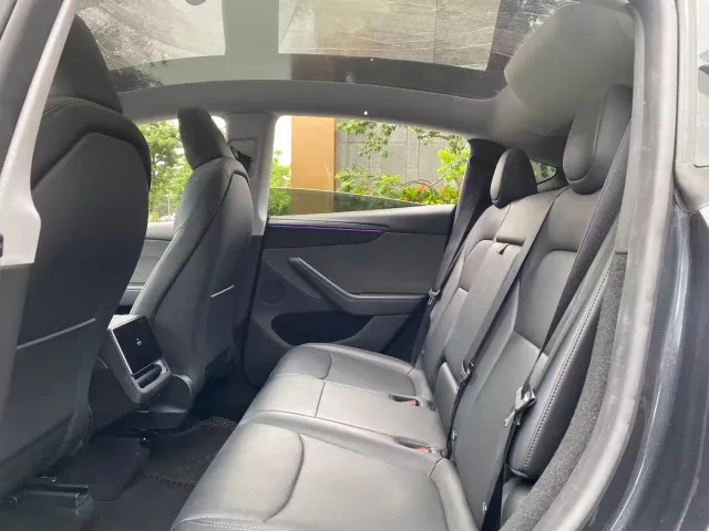 Tesla Model Y — Фото автомобиля 5