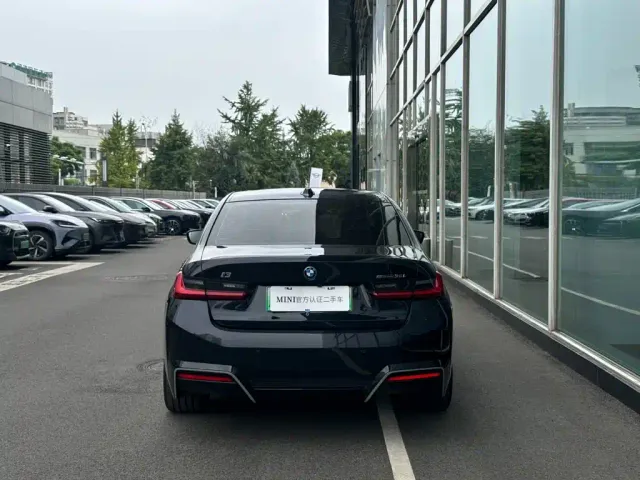 BMW i3 — Фото автомобиля 3