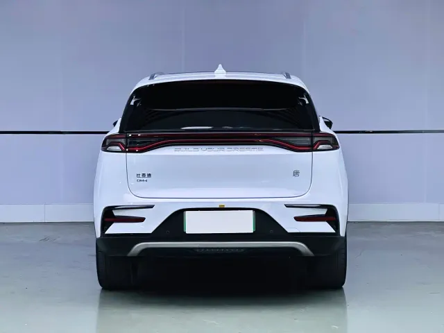 BYD Tang — Фото автомобиля 5