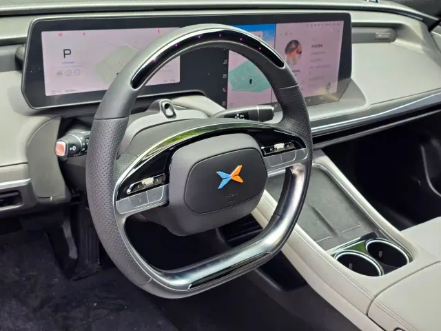 Xpeng P7 — Фото автомобиля 12