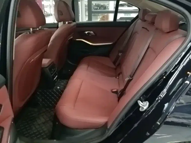 BMW 3 Series — Фото автомобиля 16