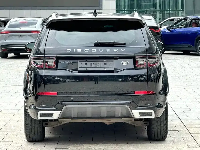 Land Rover Discovery Sport 2022 Model 249PS R-Dynamic SE Performance Tech Edition 5-Seater — Фото автомобиля 8