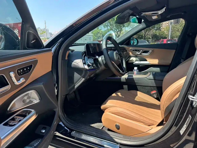 Mercedes-Benz E-Class — Фото автомобиля 7