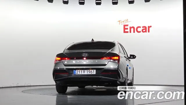 Hyundai Avante CN7 — Фото автомобиля 4
