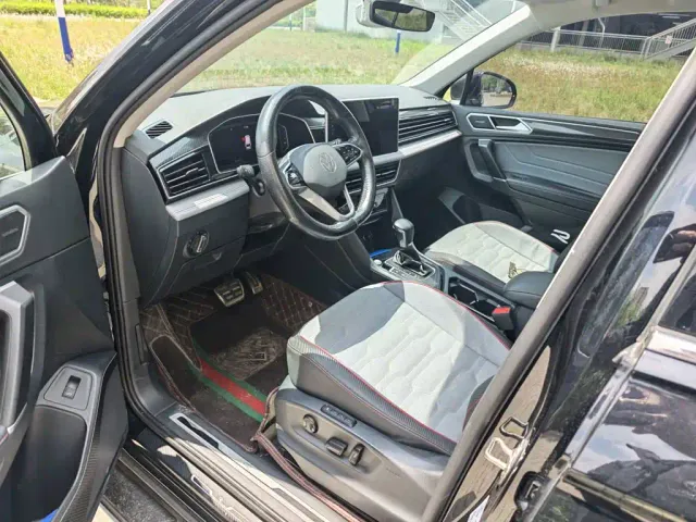 Volkswagen Tiguan L — Фото автомобиля 14