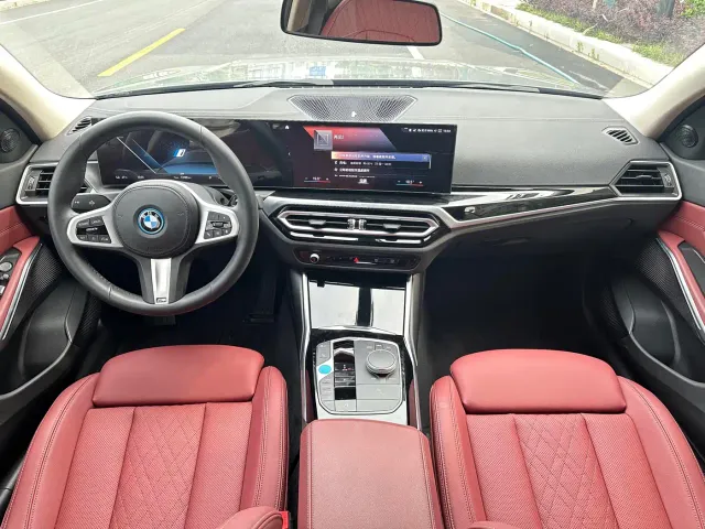 BMW i3 — Фото автомобиля 8