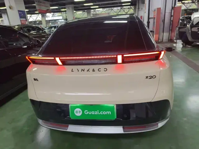 Lynk & Co Z20 — Фото автомобиля 5