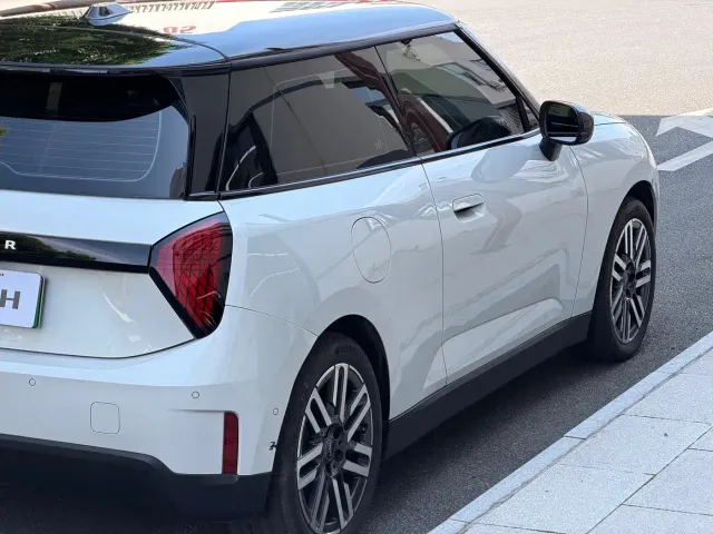 MINI Cooper — Фото автомобиля 5