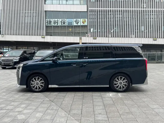 GAC Trumpchi E9 — Фото автомобиля 8