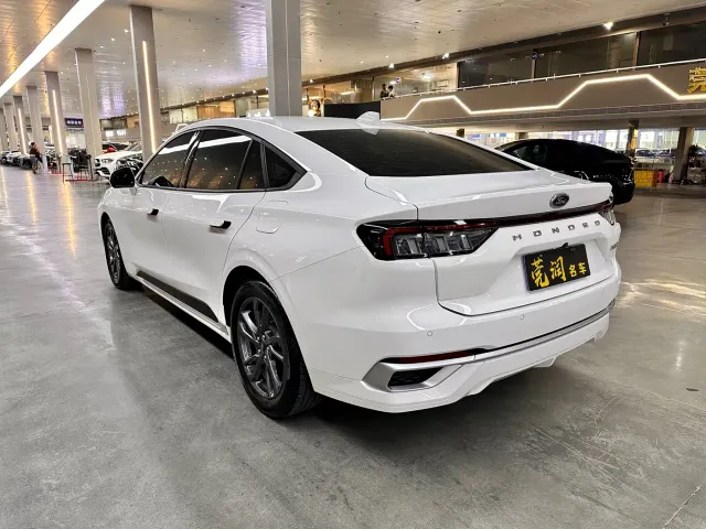 Ford Mondeo — Фото автомобиля 15