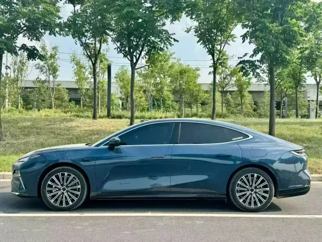 Geely Galaxy Xingyao 8 — Фото автомобиля 3