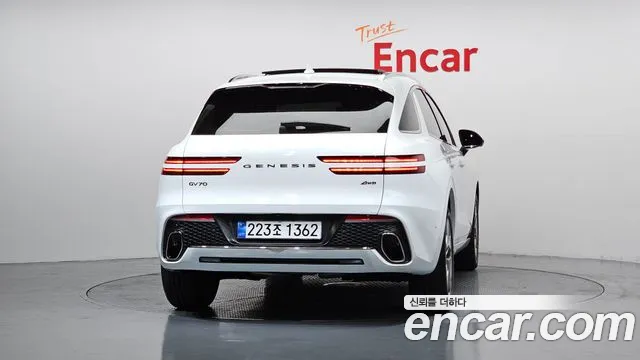 Genesis GV70 2.5T Бензин AWD — Фото автомобиля 4