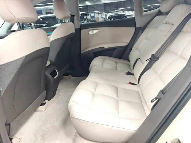 IM Motors LS6 — Фото автомобиля 7