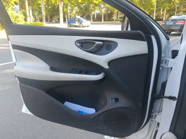 BYD Seal 05 DM-i — Фото автомобиля 7