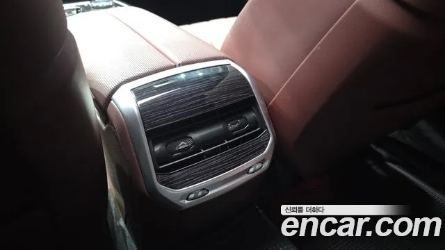BMW 7-Series — Фото автомобиля 19