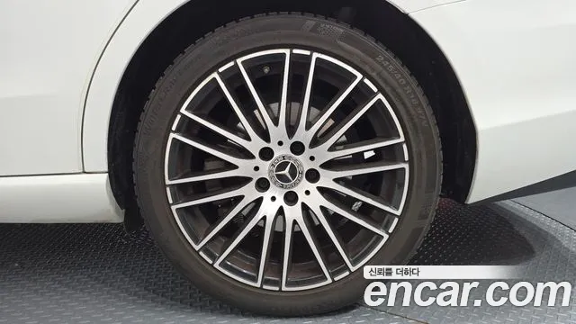 Mercedes-Benz C-Class W205 — Фото автомобиля 6