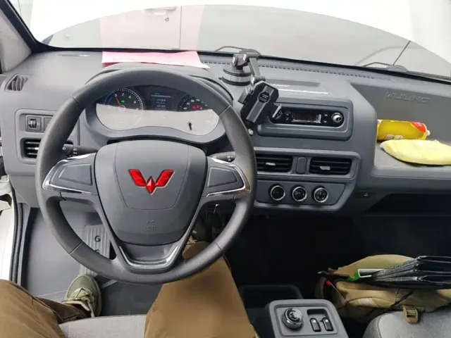 Wuling Yangguang — Фото автомобиля 9