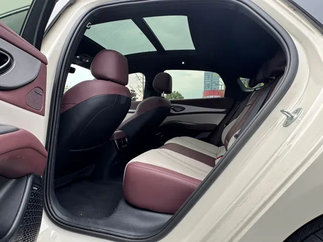 BYD Seal 07 DM-i — Фото автомобиля 10