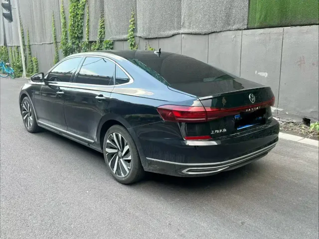 Volkswagen Passat — Фото автомобиля 7