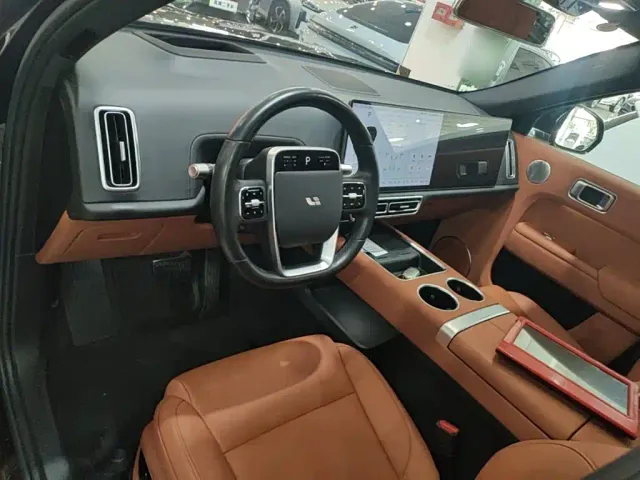 Li Auto L7 — Фото автомобиля 9