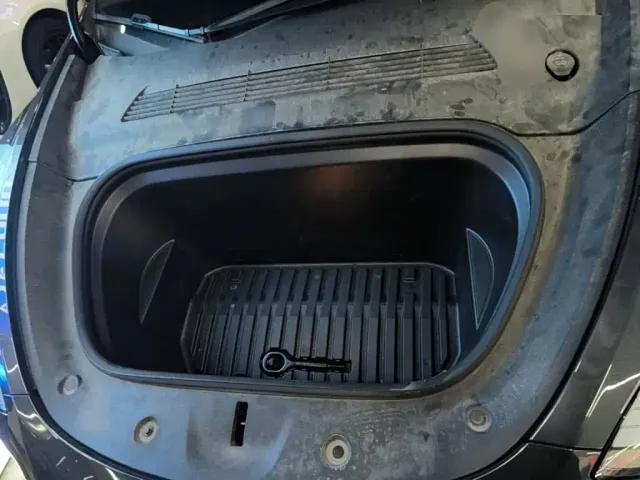 Tesla Model Y — Фото автомобиля 19