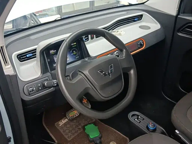 Wuling Hongguang Mini EV — Фото автомобиля 10