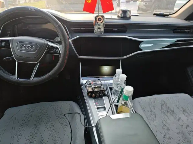 Audi A6L — Фото автомобиля 12