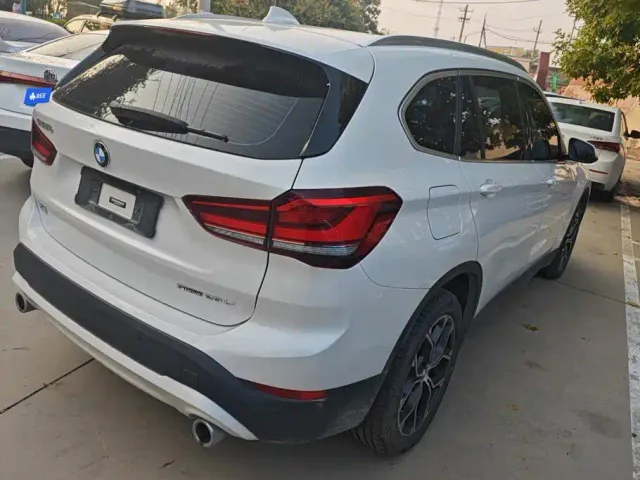 BMW X1 — Фото автомобиля 3