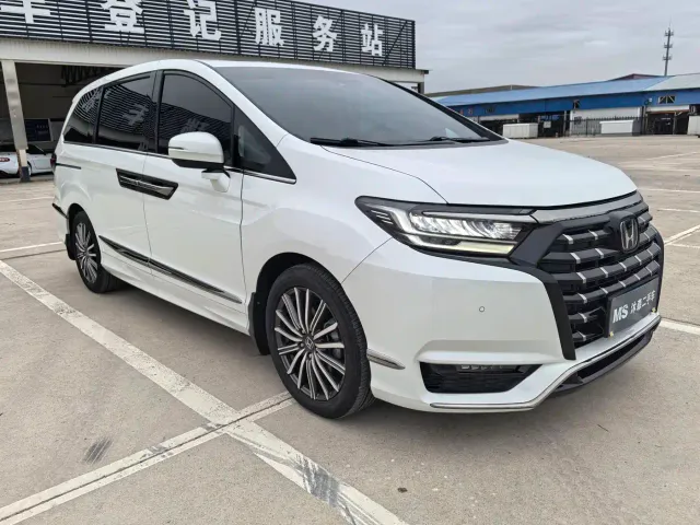 Honda Elysion — Фото автомобиля 3