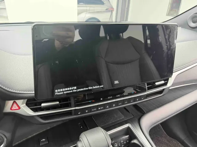 Toyota Sienna — Фото автомобиля 9