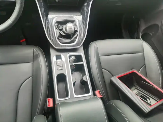 Haval M6 — Фото автомобиля 13