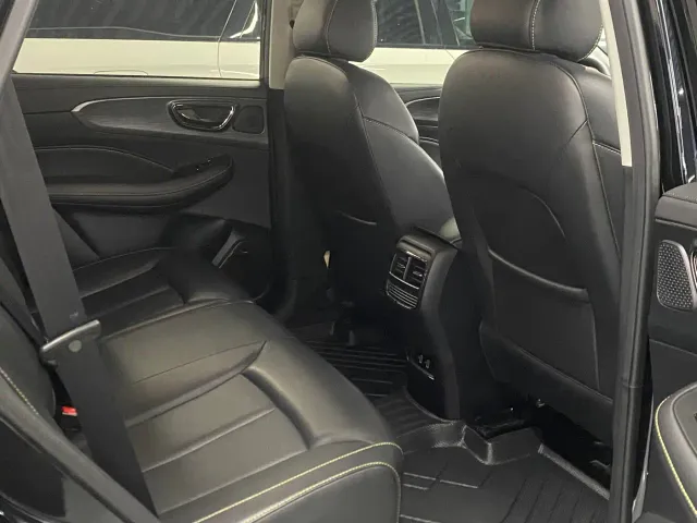 Roewe RX5 — Фото автомобиля 11