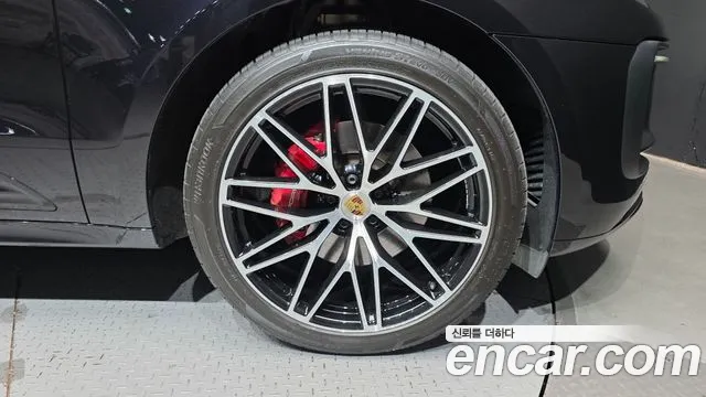 Porsche Macan — Фото автомобиля 21