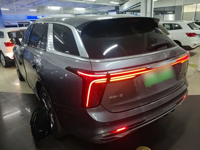 Hongqi E-HS9 — Фото автомобиля 4