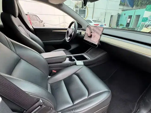 Tesla Model Y — Фото автомобиля 7